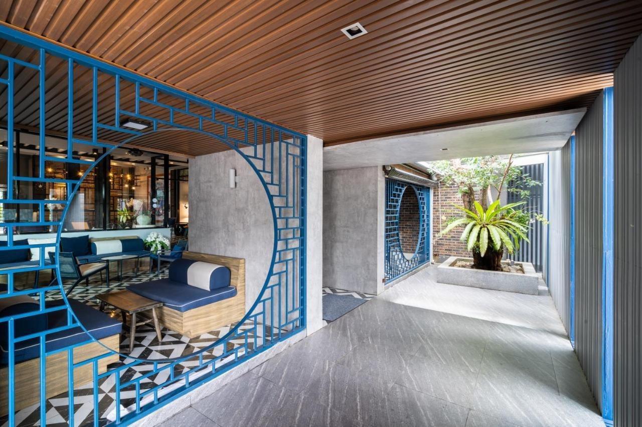 Bhukitta Boutique Hotel Phuket Town Exterior foto